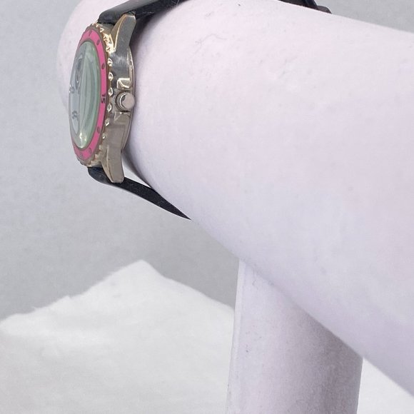 Lady  Accutime Watch Cat  Face Pink Metal Bezel Stainless Steel Snap Back - Picture 4 of 7